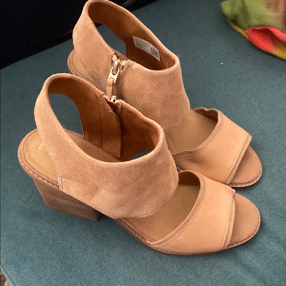 Toms Tan Peep-Toe Heels
